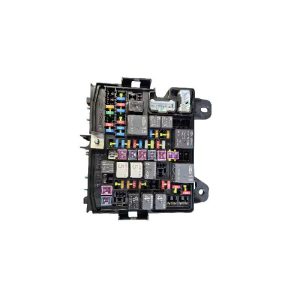 جعبه فیوز داخل کابین آریزو 6 پرو